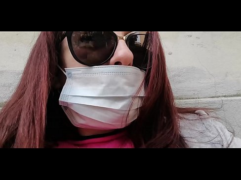 ❤️ Николетта мстит своему соседу и писает в его гараже (Специальный Covid19 Итальянский карантин) Ебля на нашем сайте ️